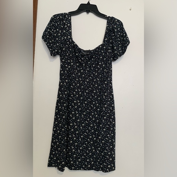 Woman’s Dress - Picture 3 of 3